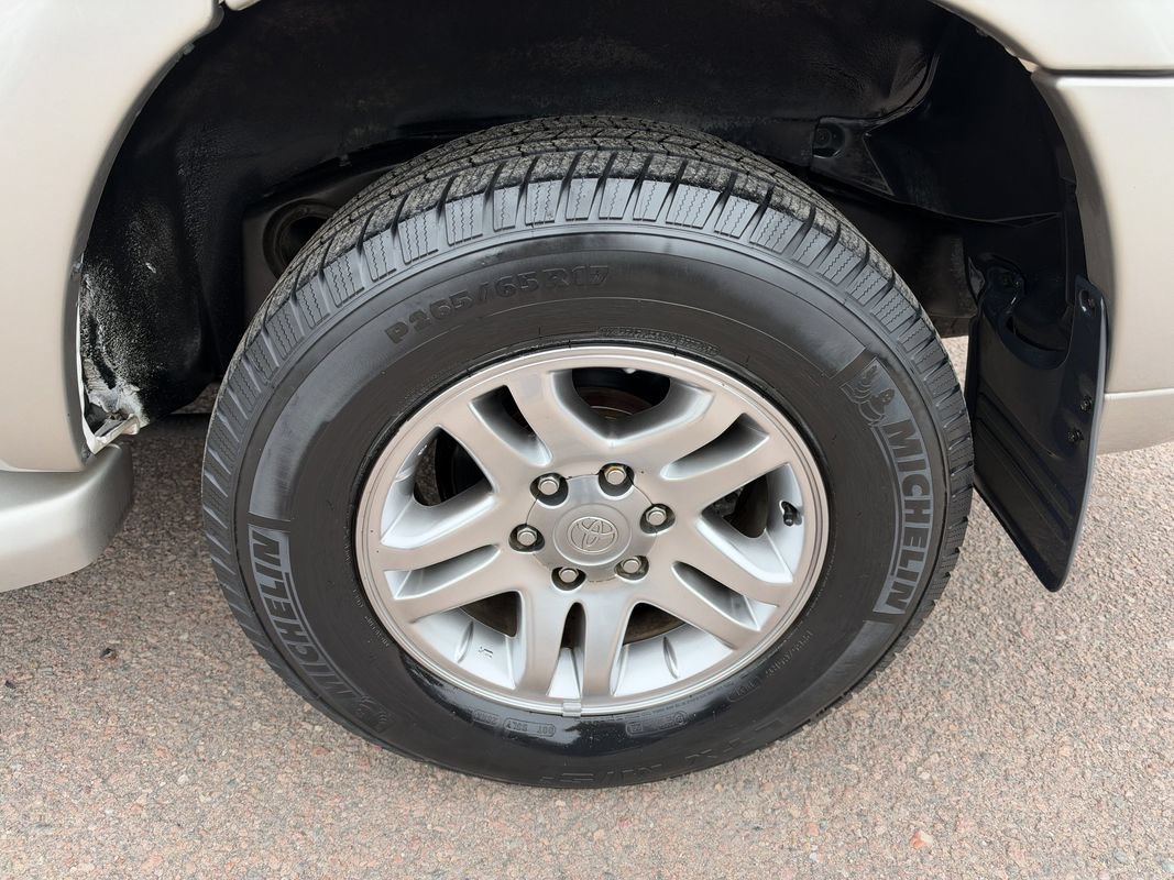 Used 2003 Toyota Sequoia SR5 AWD/4WD image 10