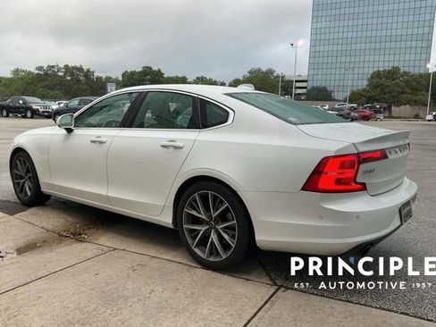 Used 2017 Volvo S90 T5 Momentum w/ Vision Package image 4