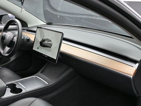 Used 2022 Tesla Model 3 Long Range image 37