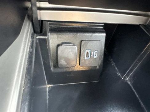 Used 2023 Ford Explorer XLT w/ Equipment Group 202A image 17