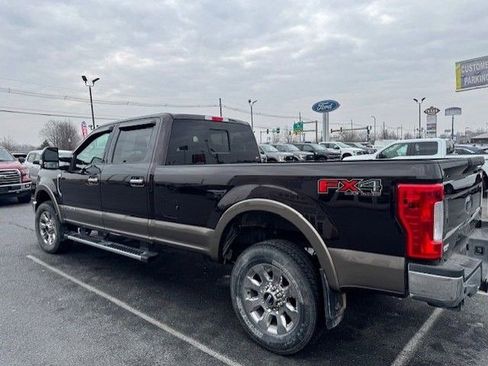 Used 2019 Ford F250 Lariat w/ Chrome Package image 4