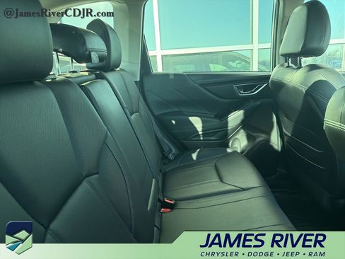 Used 2020 Subaru Forester Limited image 9