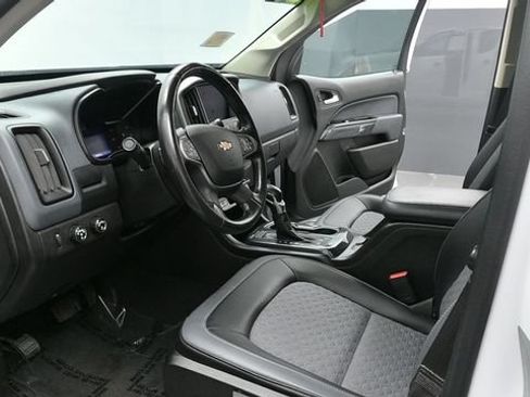 Used 2022 Chevrolet Colorado Z71 w/ Safety Package AWD/4WD image 13
