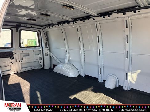 Used 2023 Chevrolet Express 3500 Extended w/ Driver Convenience Package image 21