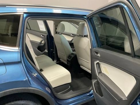 Used 2019 Volkswagen Tiguan SE w/ Panoramic Sunroof Package AWD/4WD image 24