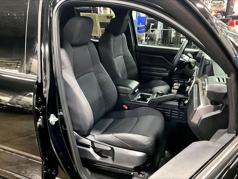 Certified 2025 Toyota Tacoma SR5 image 8