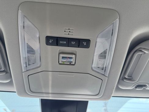 Used 2025 Toyota RAV4 XLE FWD image 28
