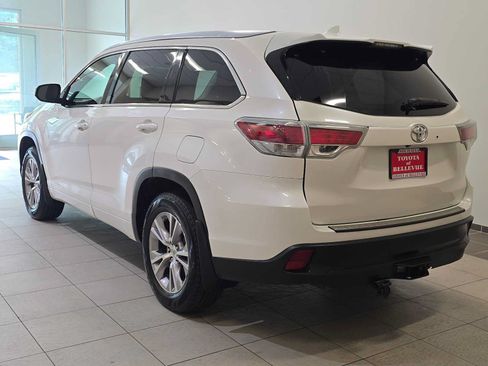 Used 2015 Toyota Highlander XLE AWD/4WD image 4