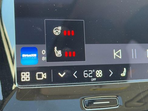 Certified 2025 Volvo XC40 B5 Core image 21