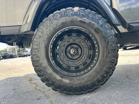 Used 2021 Jeep Gladiator Sport AWD/4WD image 18