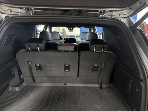 Used 2024 Chevrolet Traverse Z71 image 13