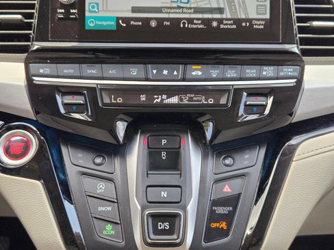 Used 2025 Honda Odyssey Touring image 17