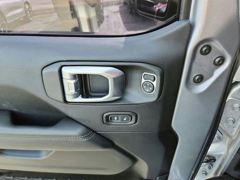 Used 2021 Jeep Wrangler Unlimited Rubicon w/ Trailer Tow Package image 20