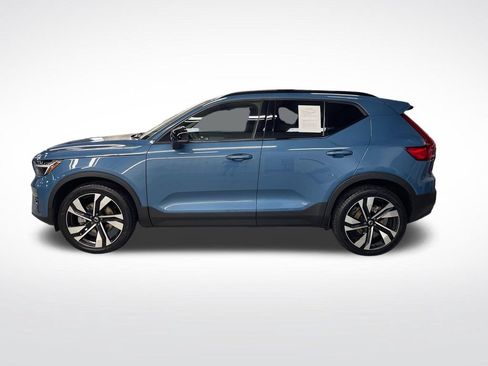Used 2024 Volvo XC40 B5 Plus AWD/4WD image 2