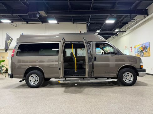 Used 2014 Chevrolet Express 3500 LT w/ LT Preferred Equipment Group RWD image 21