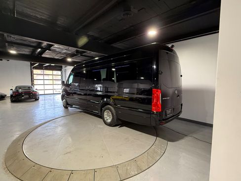 Used 2022 Mercedes-Benz Sprinter 3500 image 5