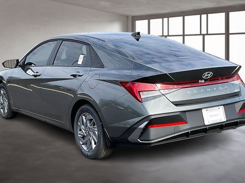 New 2026 Hyundai Elantra Blue image 3