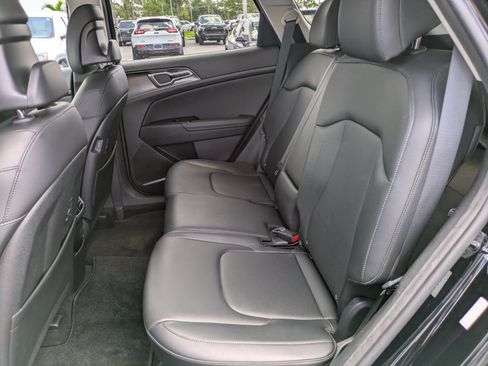 Certified 2023 Kia Sportage EX FWD image 11