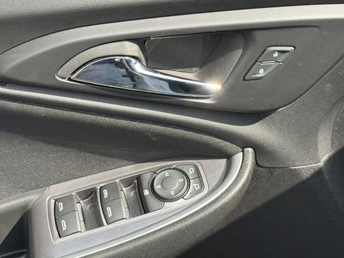 Used 2024 Chevrolet Malibu LT FWD image 18
