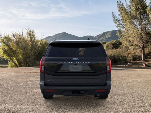New 2025 Ford Expedition Active image 5