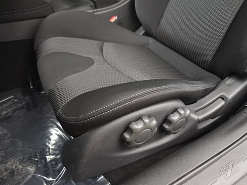 Used 2025 Nissan Z Sport w/ Floor Mat Package RWD image 25