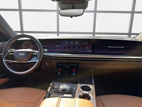 Used 2025 Cadillac Escalade Premium Luxury w/ Touring Package AWD/4WD image 19