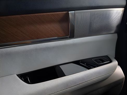 New 2026 Cadillac Vistiq Luxury image 23