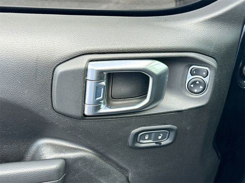 Used 2022 Jeep Wrangler Unlimited Willys image 19