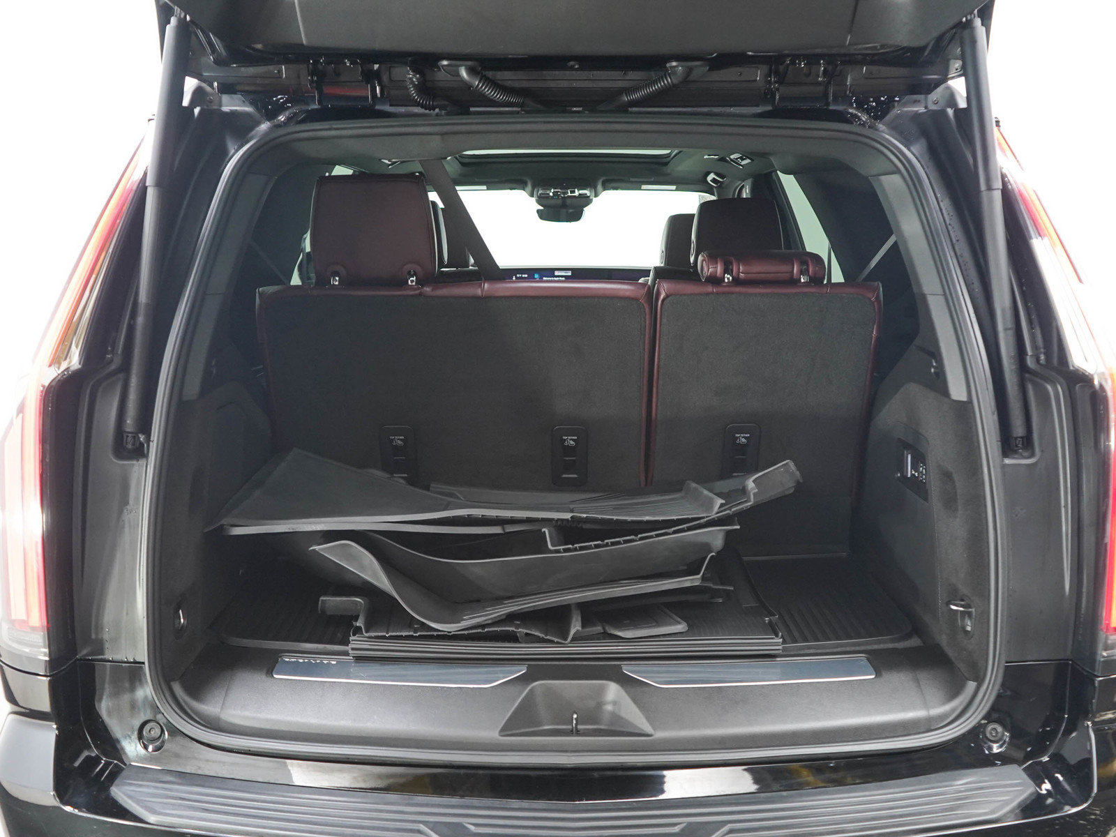Used 2025 Cadillac Escalade Sport w/ Touring Package AWD/4WD image 17