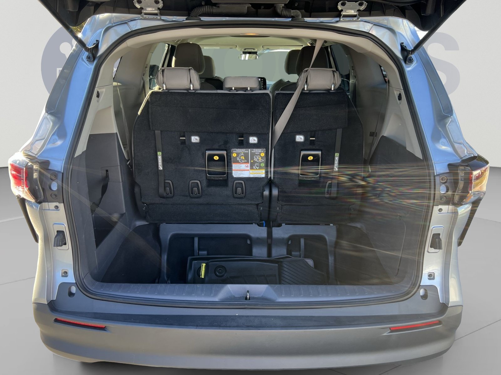 Used 2024 Toyota Sienna LE AWD/4WD image 25