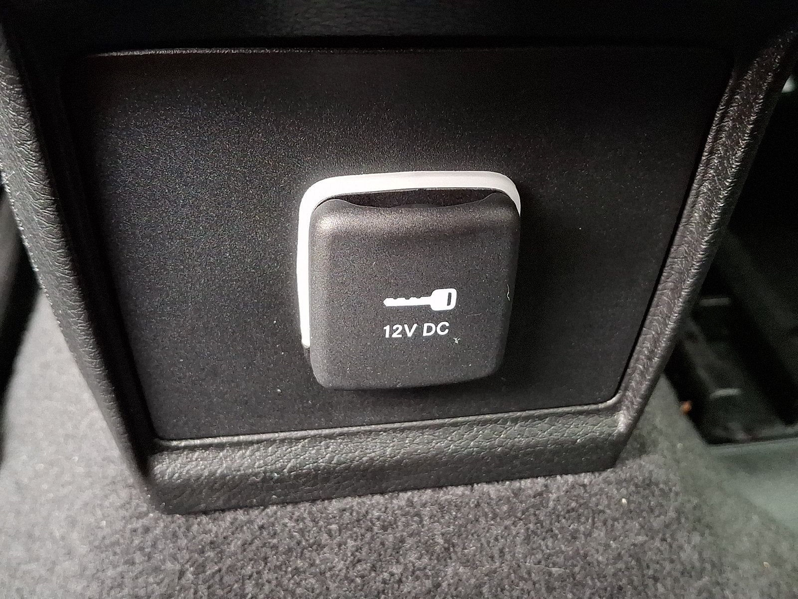 Certified 2022 Jeep Compass Limited w/ Sun and Sound Group AWD/4WD image 11
