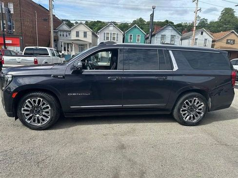 Used 2024 GMC Yukon XL Denali Ultimate AWD/4WD image 3