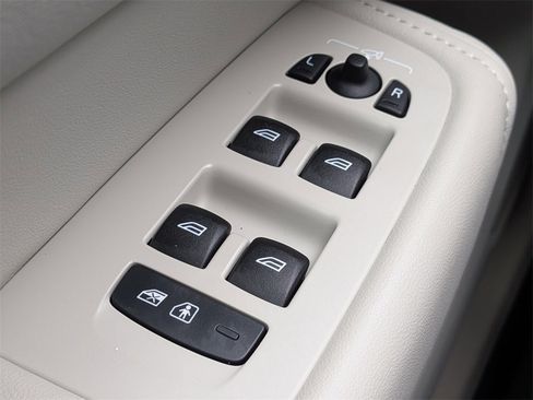 New 2026 Volvo XC60 B5 Ultra w/ Protection Package Premier image 27