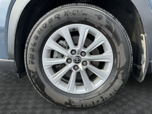 Used 2024 Toyota Grand Highlander XLE image 11