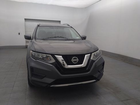 Used 2018 Nissan Rogue SV FWD image 14
