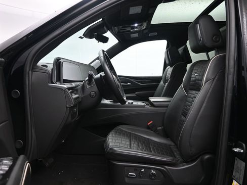 Used 2024 Cadillac Escalade ESV Premium Luxury Platinum image 24