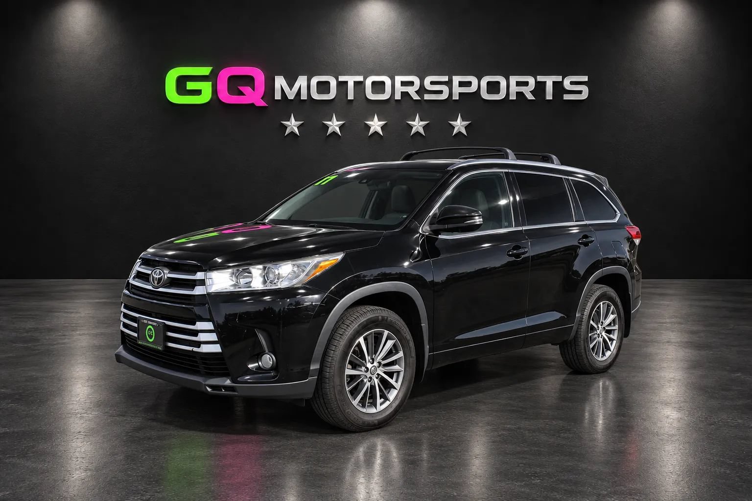 Used 2017 Toyota Highlander XLE AWD/4WD image 3