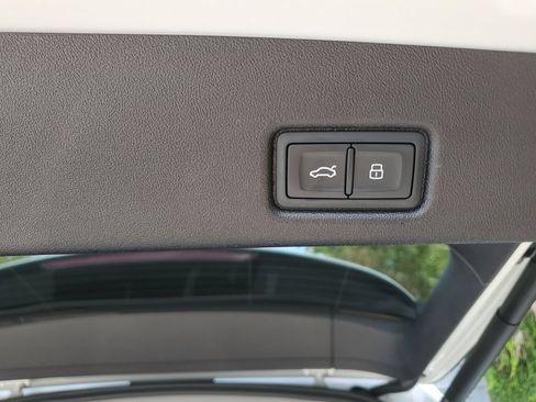 Certified 2025 Audi Q5 Premium Plus w/ Premium Plus AWD/4WD image 17