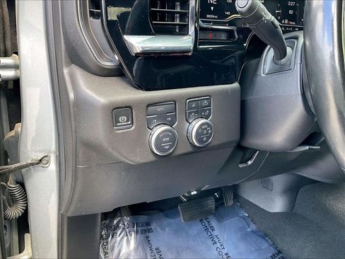 Used 2025 GMC Sierra 1500 SLT AWD/4WD image 25