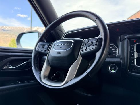Used 2021 GMC Yukon XL Denali AWD/4WD image 10