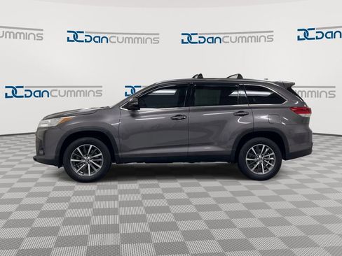 Used 2019 Toyota Highlander XLE FWD image 5