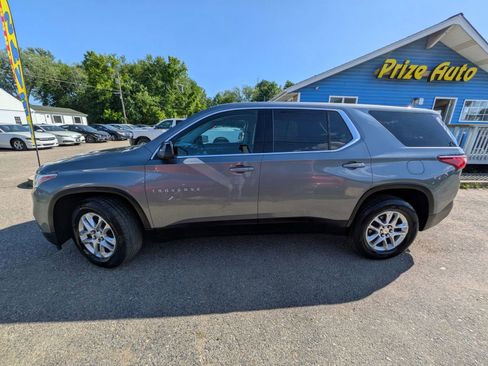 Used 2021 Chevrolet Traverse LS FWD image 3