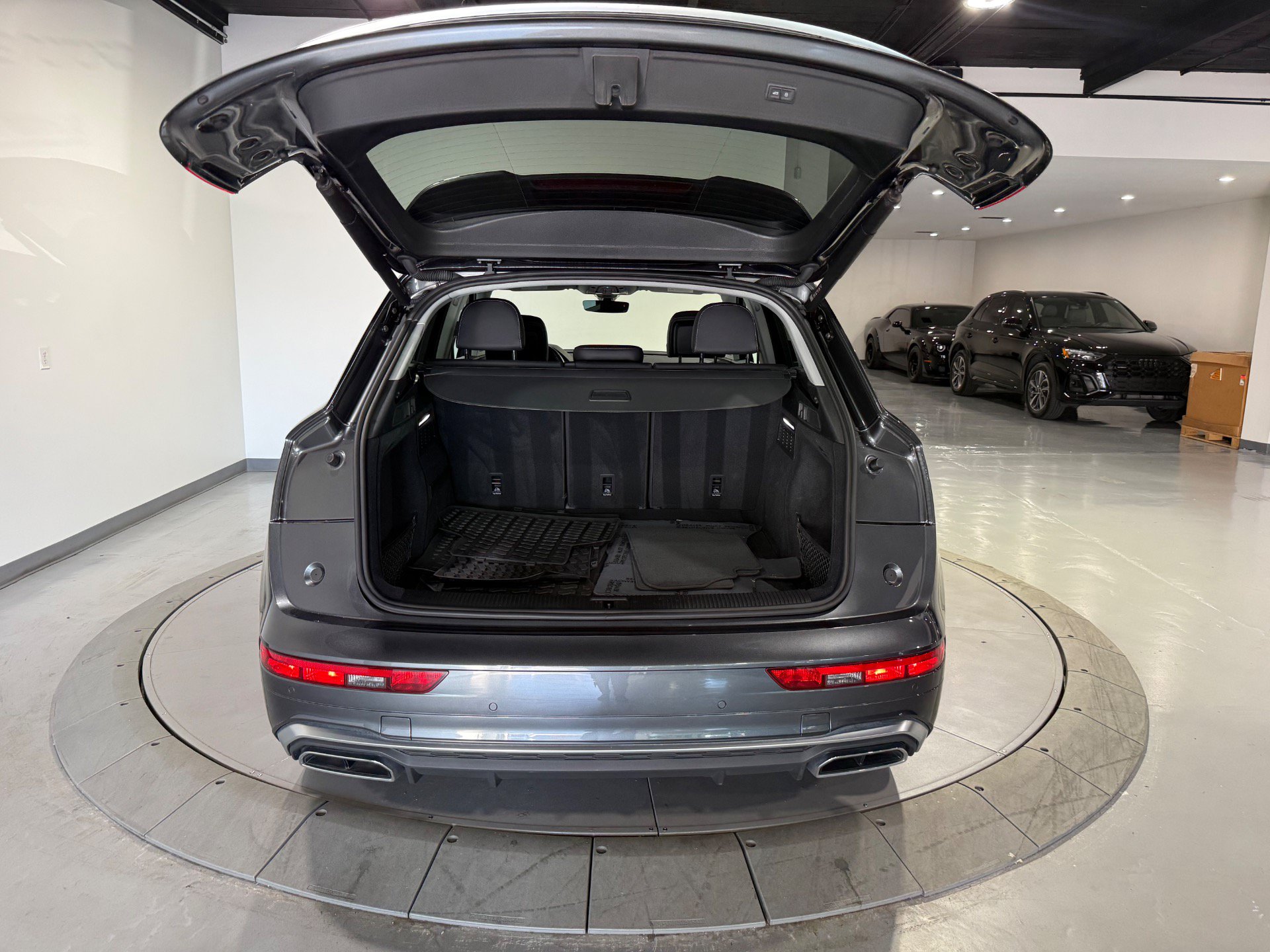 Used 2023 Audi Q5 2.0T Premium Plus w/ Premium Plus Package AWD/4WD image 21