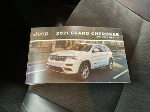 Used 2021 Jeep Grand Cherokee Laredo X AWD/4WD image 36