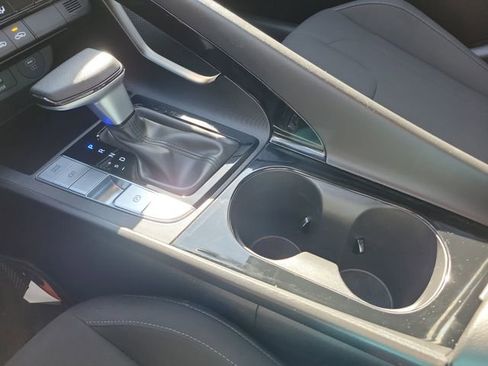 Certified 2025 Hyundai Elantra Blue image 11