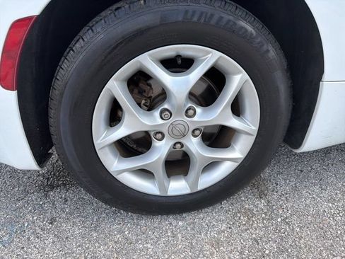 Used 2018 Chrysler Pacifica Touring-L FWD image 31