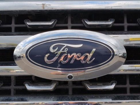 Used 2024 Ford F250 Lariat w/ Chrome Package image 29