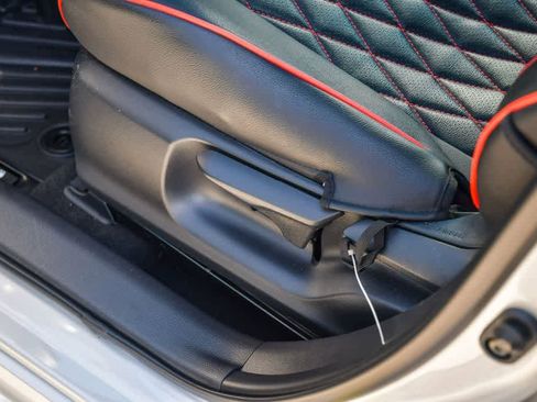 Used 2023 Toyota Corolla SE w/ SE Premium Package image 20