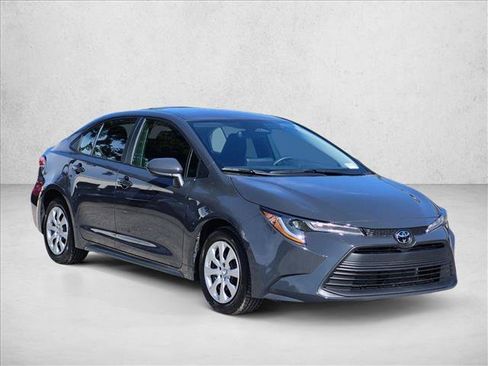 Used 2024 Toyota Corolla LE FWD image 3