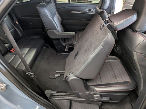Used 2025 Ford Explorer ST-Line AWD/4WD image 7